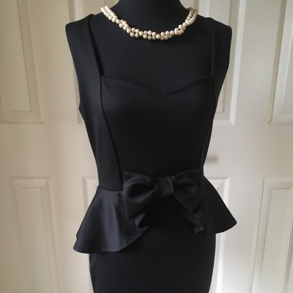 Black Peplum Dress, size 10, Stretch Fabric - Picture 2 of 4